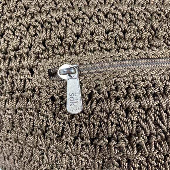 The SAK Beige Crochet Shoulder Bag Zipper Closure Inner Pockets Dividers EUC - Picture 2 of 16